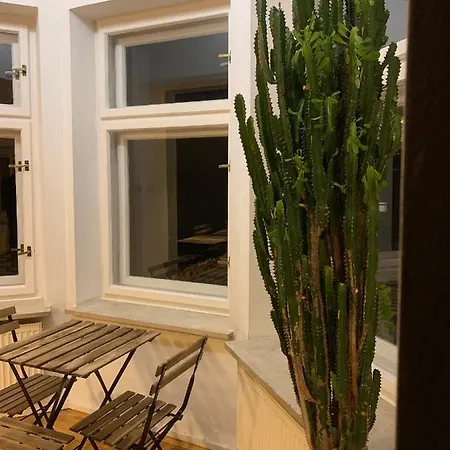 To Be كراكوفيا